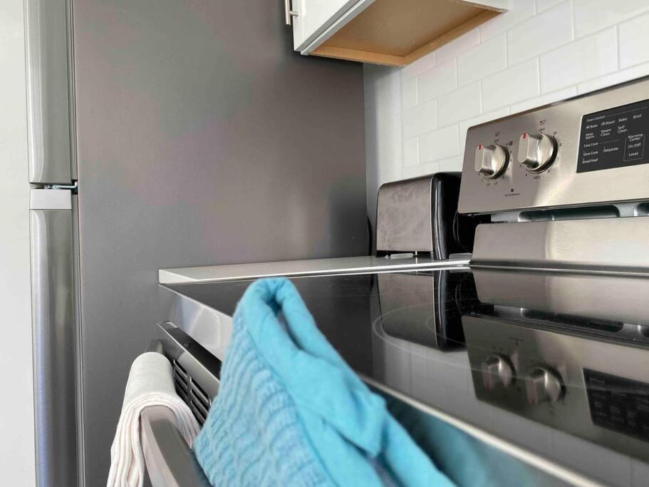 Chic Bungalow Apartment Steps From Armature Works & Downtown Riverwalk Tampa Luaran gambar