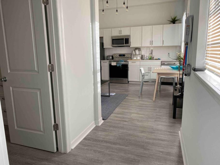 Chic Bungalow Apartment Steps From Armature Works & Downtown Riverwalk Tampa Luaran gambar