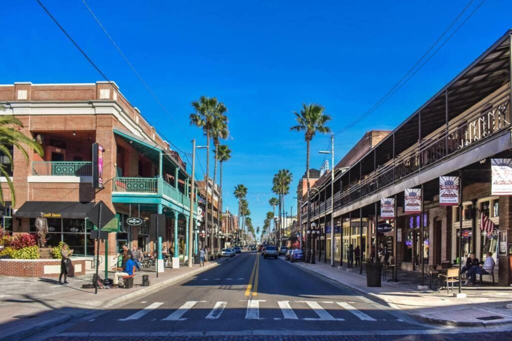 Chic Bungalow Apartment Steps From Armature Works & Downtown Riverwalk Tampa Luaran gambar