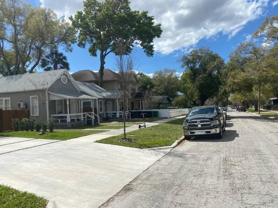 Chic Bungalow Apartment Steps From Armature Works & Downtown Riverwalk Tampa Luaran gambar