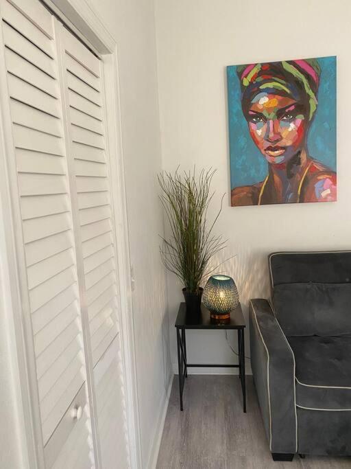 Chic Bungalow Apartment Steps From Armature Works & Downtown Riverwalk Tampa Luaran gambar
