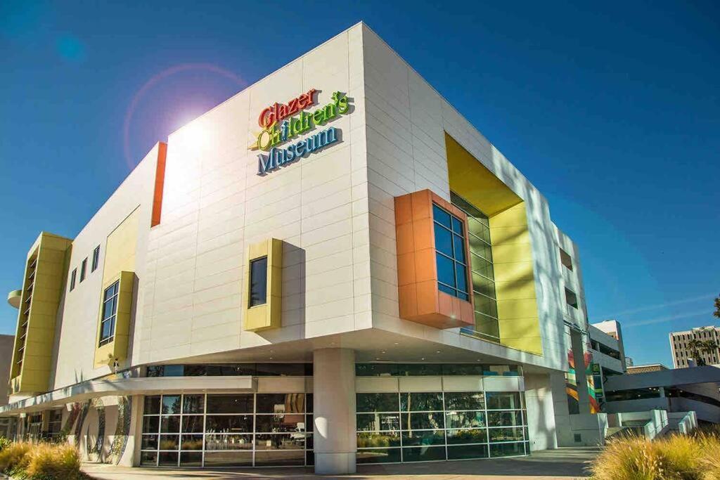 Chic Bungalow Apartment Steps From Armature Works & Downtown Riverwalk Tampa Luaran gambar