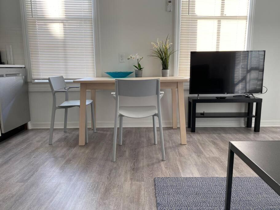 Chic Bungalow Apartment Steps From Armature Works & Downtown Riverwalk Tampa Luaran gambar